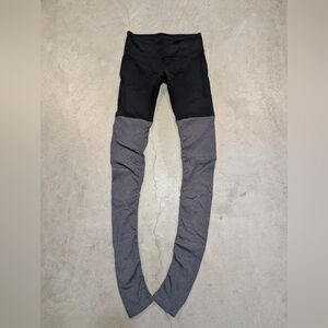 Alo Leggings Women's 6-8? Bow Legged Black Gray